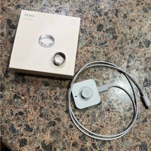 Oura Silver Ring with Gray Charger